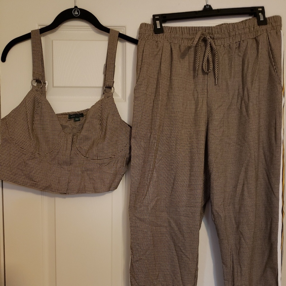 2-pc Crop and Jogger Set